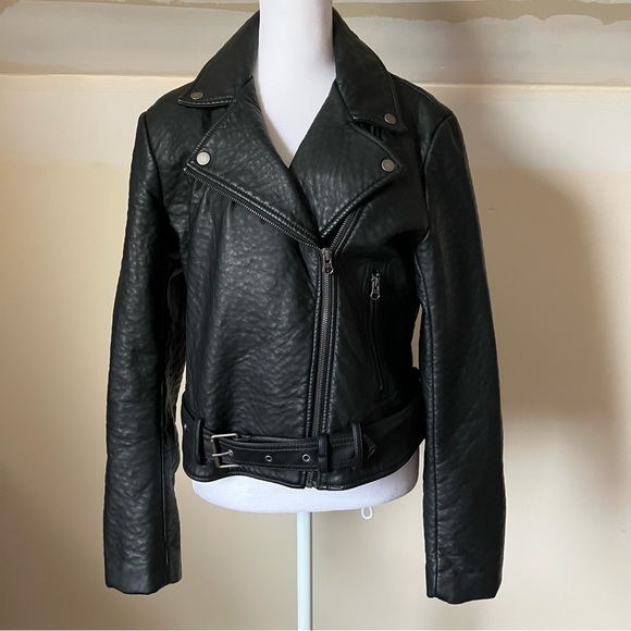 Victoria’s Secret Black Pebbled Faux Leather Moto Jacket size Medium - Picture 1 of 10